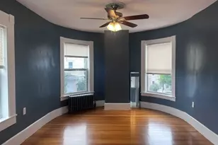 50 Hamilton St, Lynn, MA 01902 - Photo 2