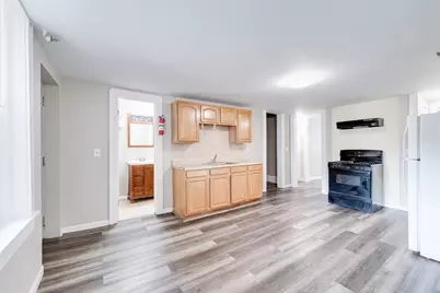 660 S Bridge Street #3L, Holyoke, MA 01040 - Photo 4