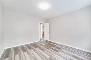 660 S Bridge St, Holyoke, MA 01040 - Photo 8