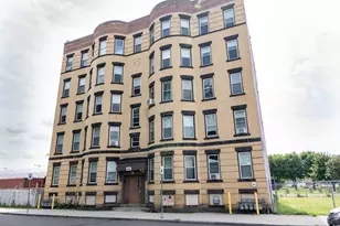 660 S Bridge St, Holyoke, MA 01040 - Photo 1
