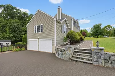 28 Roland Way, Milford, MA 01757 - Photo 2