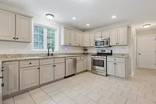 28 Roland Way, Milford, MA 01757 - Photo 4