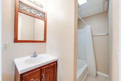 660 S Bridge Street #4L, Holyoke, MA 01040 - Photo 6