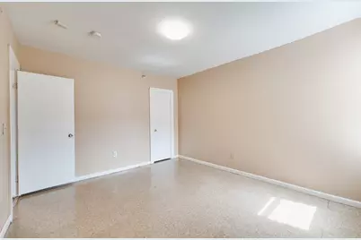 660 S Bridge Street #4L, Holyoke, MA 01040 - Photo 10