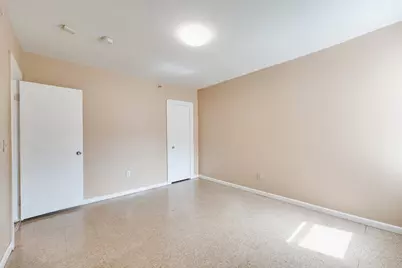 660 S Bridge Street #4L, Holyoke, MA 01040 - Photo 10