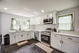 42 Pleasant View Ave, Lunenburg, MA 01462 - Photo 10