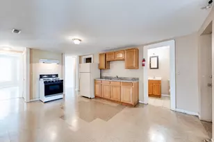 660 S Bridge St, Holyoke, MA 01040 - Photo 4