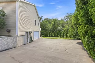 9 Sullivan Cir, Stoneham, MA 02180 - Photo 4