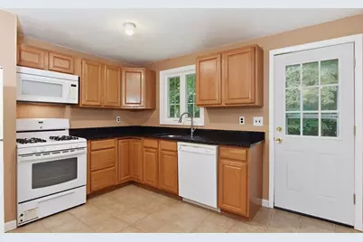 131 Goulding Street, Holliston, MA 01746 - Photo 8