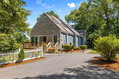42 Mattapan St, Falmouth, MA 02536 - Photo 4
