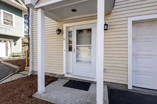 81 Beecher Pl, Newton, MA 02459 - Photo 4