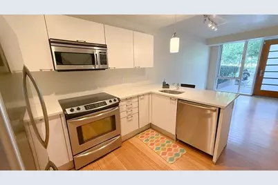 2 Earhart #127, Cambridge, MA 02141 - Photo 8