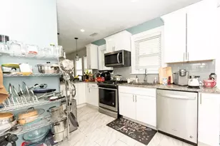 28 Waite St, Malden, MA 02148 - Photo 6