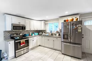 26 Benefit St, Southbridge, MA 02710 - Photo 8