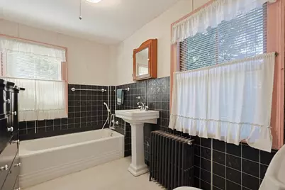 430 Pleasant St, Leominster, MA 01453 - Photo 20