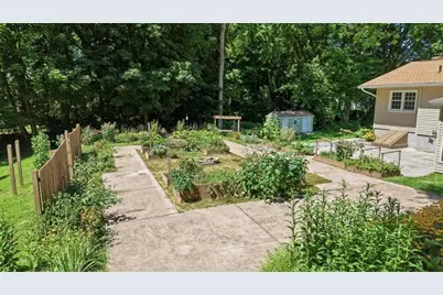 1 Corey St, Agawam, MA 01001 - Photo 8