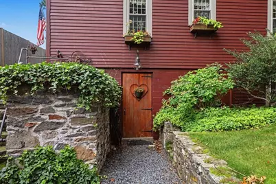 1475 Somerset, Dighton, MA 02715 - Photo 2