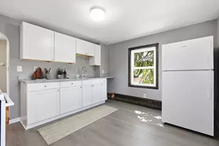 3 Nichols St, Woburn, MA 01801 - Photo 4