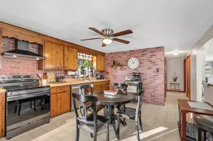 41 Alma St, Lowell, MA 01854 - Photo 2