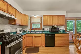 225 Brown St, Pittsfield, MA 01201 - Photo 14
