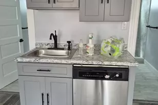 484 Park Ave, Worcester, MA 01610 - Photo 8