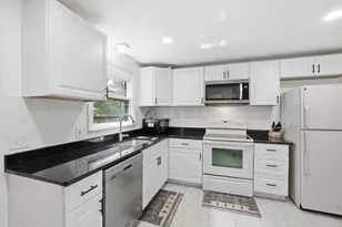 64 Marshall St, Holliston, MA 01746 - Photo 8