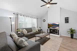 64 Marshall St, Holliston, MA 01746 - Photo 4