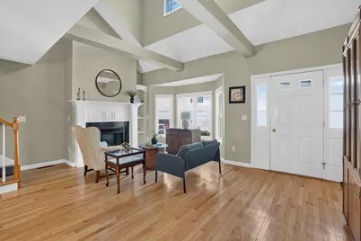 1 Tanglewood Park Dr #1, Haverhill, MA 01830 - Photo 2