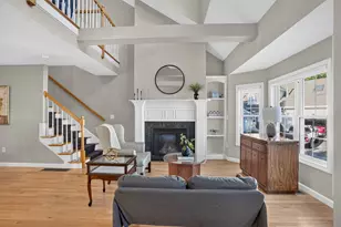 1 Tanglewood Park Dr, Haverhill, MA 01830 - Photo 4