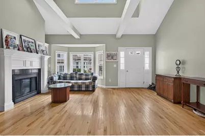 1 Tanglewood Park Dr #1, Haverhill, MA 01830 - Photo 2