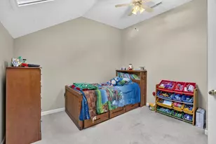 1 Tanglewood Park Dr, Haverhill, MA 01830 - Photo 32