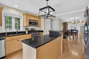1 Tanglewood Park Dr, Haverhill, MA 01830 - Photo 12