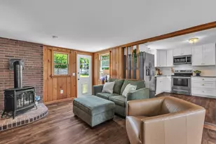 31 Thompson St, East Longmeadow, MA 01028 - Photo 6