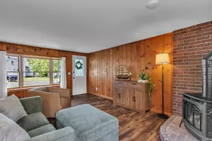 31 Thompson St, East Longmeadow, MA 01028 - Photo 4