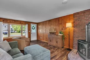 31 Thompson St, East Longmeadow, MA 01028 - Photo 4