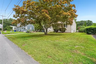 9 Atlantic Ave, North Providence, RI 02904 - Photo 16