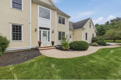 8 Juniper Road, Upton, MA 01568 - Photo 2