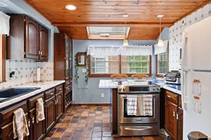 89 Abbott St, Springfield, MA 01118 - Photo 14