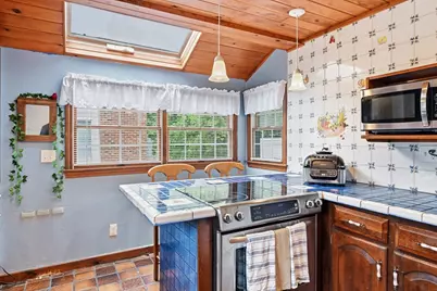 89 Abbott St, Springfield, MA 01118 - Photo 16