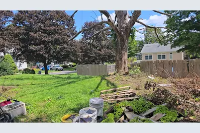 23 Walnut St, Pittsfield, MA 01201 - Photo 10