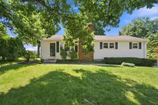218 Maple St, East Longmeadow, MA 01028 - Photo 4