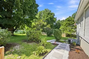 218 Maple St, East Longmeadow, MA 01028 - Photo 6