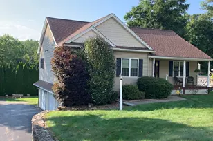 31 Servant Way, Southbridge, MA 01550 - Photo 2