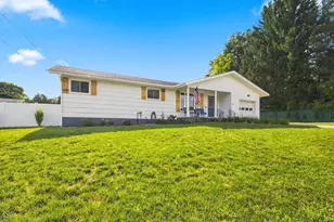 169 Raven, Lowell, MA 01852 - Photo 2