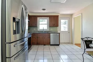 6 Salvi Dr, Framingham, MA 01701 - Photo 10
