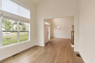 2 Phoebe St, Methuen, MA 01844 - Photo 8