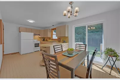 127 Springfield St, Palmer, MA 01069 - Photo 8