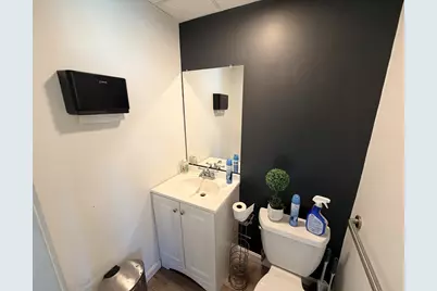 640 Main St, Clinton, MA 01510 - Photo 10