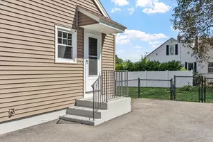 4 Maverick St, Fitchburg, MA 01420 - Photo 6