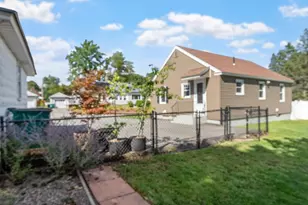 4 Maverick St, Fitchburg, MA 01420 - Photo 32